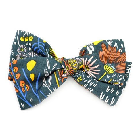 Charcoal Wildflowers Rona Bow