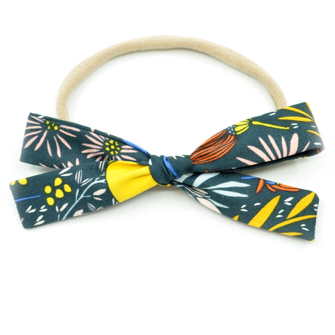 Charcoal Wildflowers Leni Bow