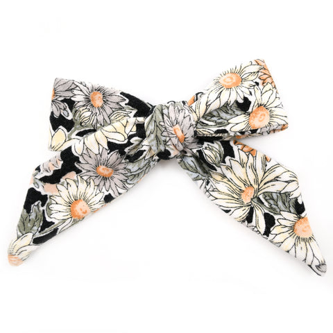 Vintage Daisies Nora Bow